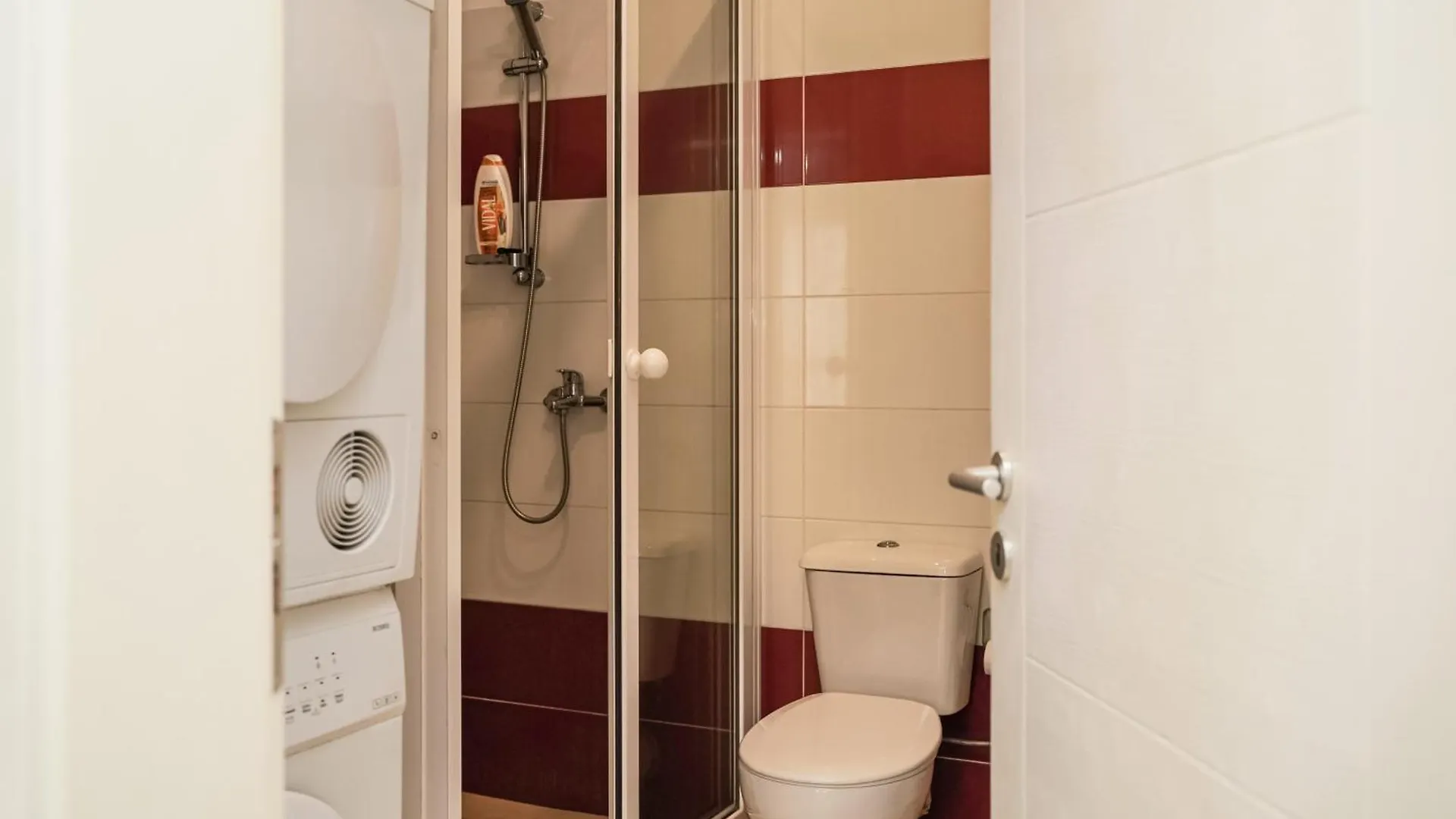 Kapri Apartaments Qerret 0*,  Albánie
