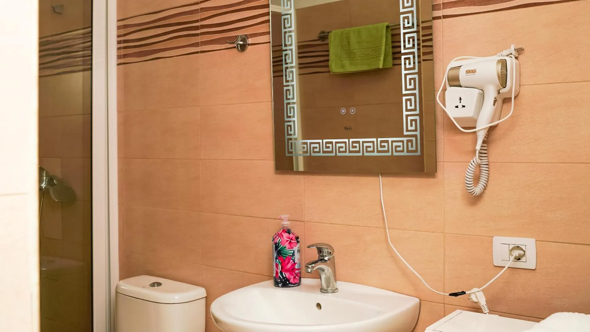 Kapri Apartaments Qerret